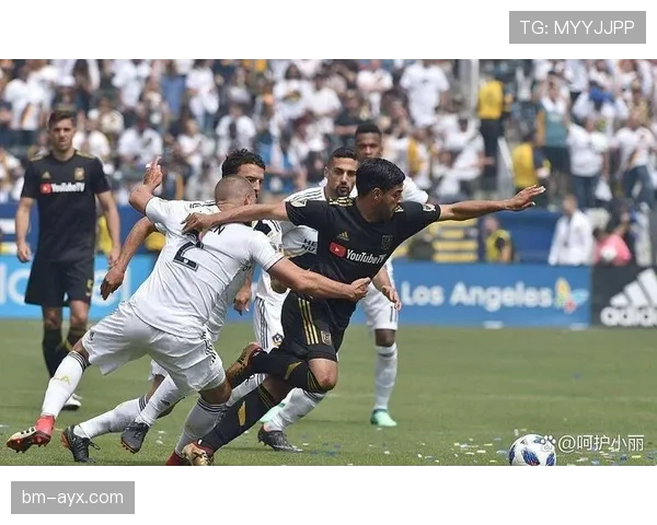 里尔防线坚如磐石,连胜势头助推球队表现亮眼 里尔防线坚如磐石,连胜势头助推球队表现亮眼