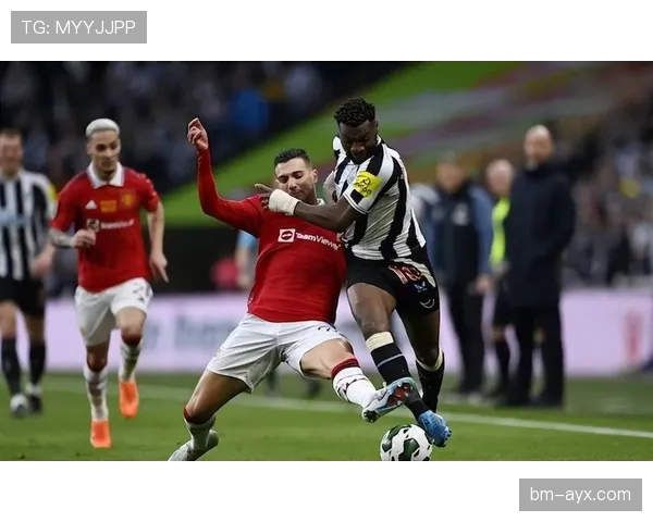 曼联锋线效率问题持续存在,对球队近期进攻表现形成制约 曼联锋线效率问题持续存在,对球队近期进攻表现形成制约