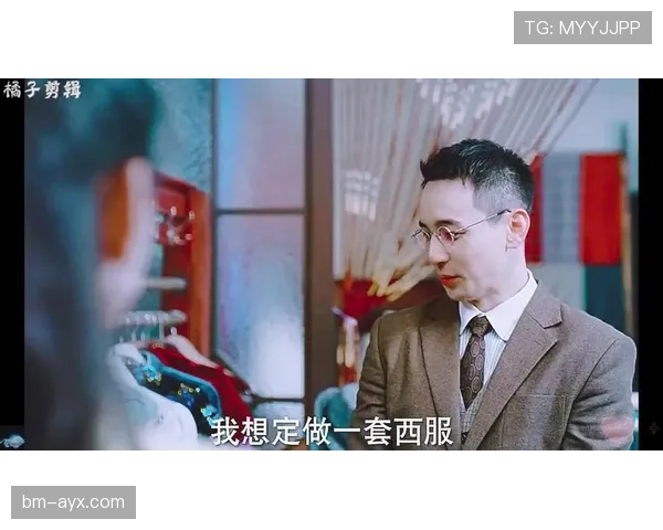 刷到邹市明最新街拍，随便一站就是明星阵仗，旁边的人和车把我看傻了