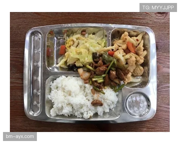 石智勇训练完吃五顿饭，我连他餐单上的蛋白粉都买不起